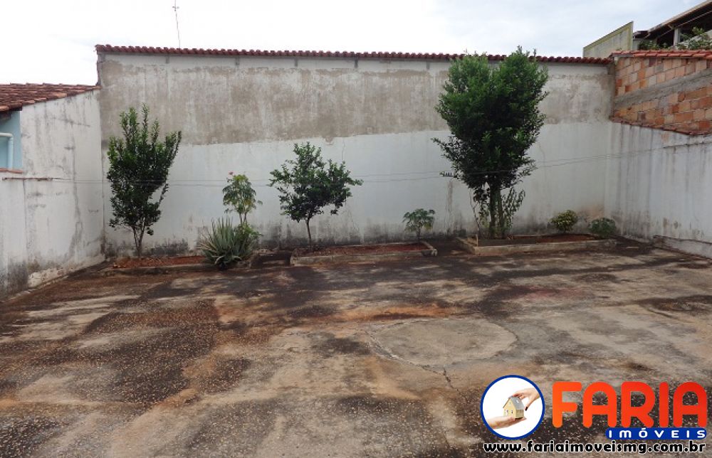 143 - Casa à venda no bairro VILA FERREIRA - Faria Imóveis 12