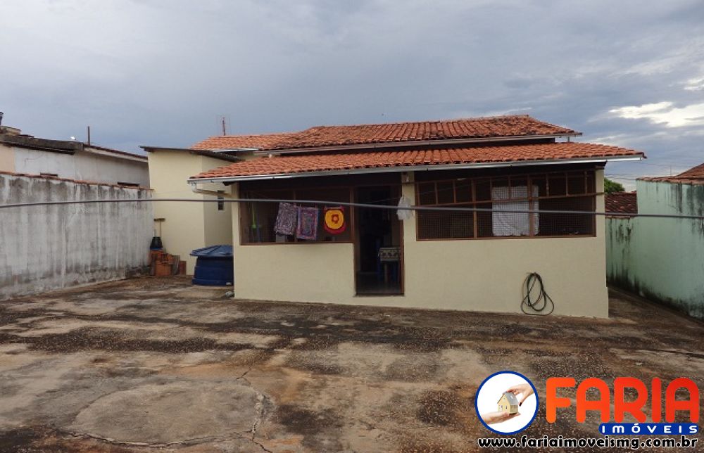 143 - Casa à venda no bairro VILA FERREIRA - Faria Imóveis 13