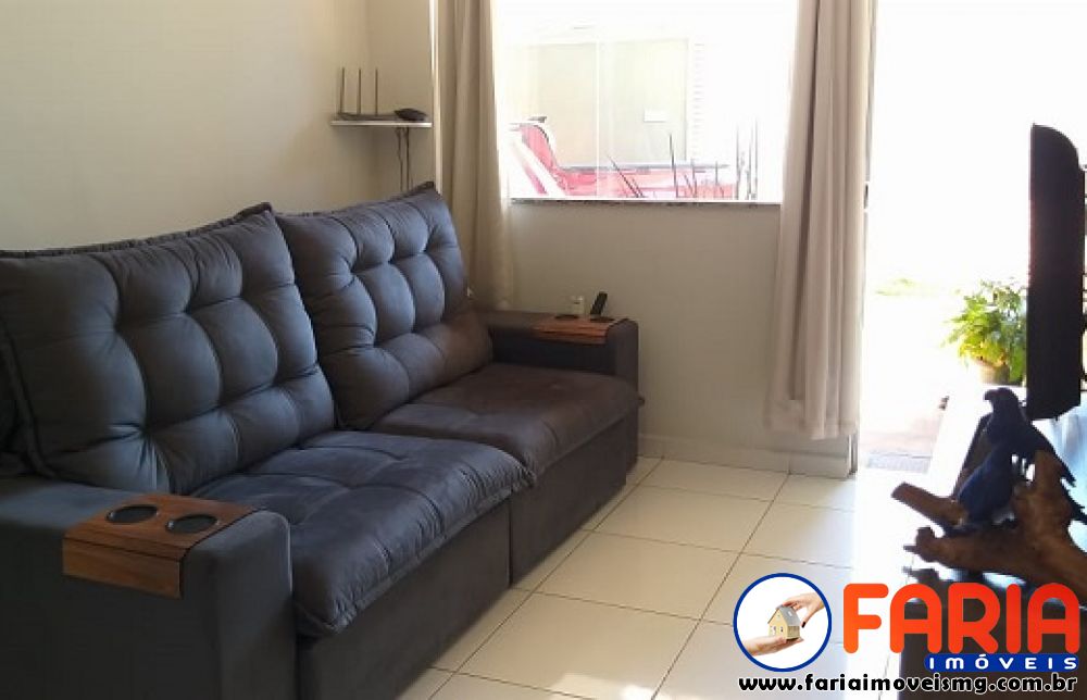 352 - Casa à venda no bairro SENADOR VALADARES - Faria Imóveis 0