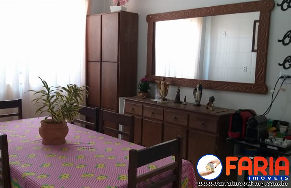 352 - Casa à venda no bairro SENADOR VALADARES - Faria Imóveis 1