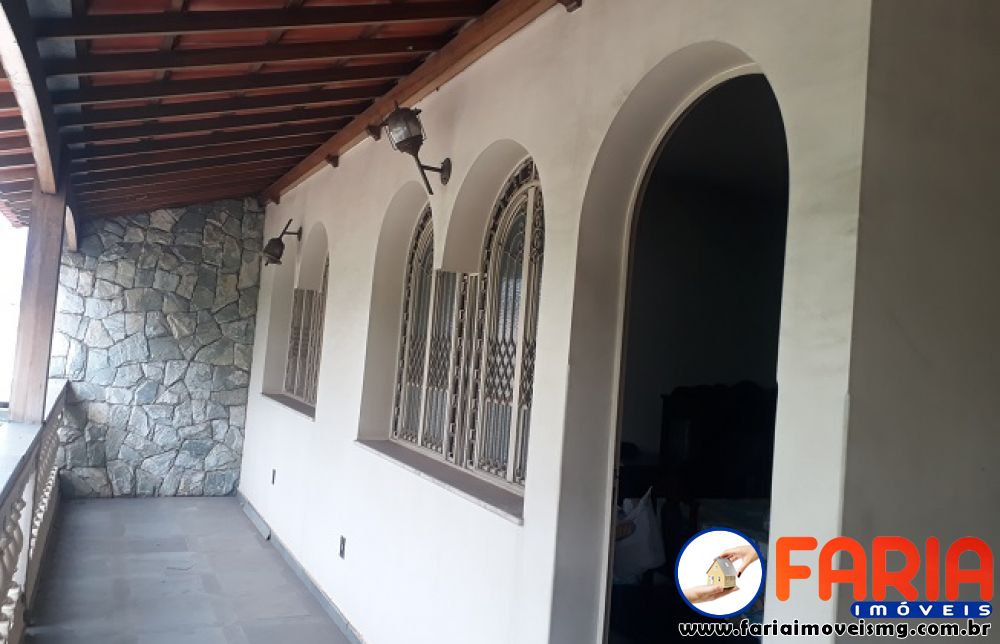 360 - Casa à venda no bairro CENTRO - Faria Imóveis 2