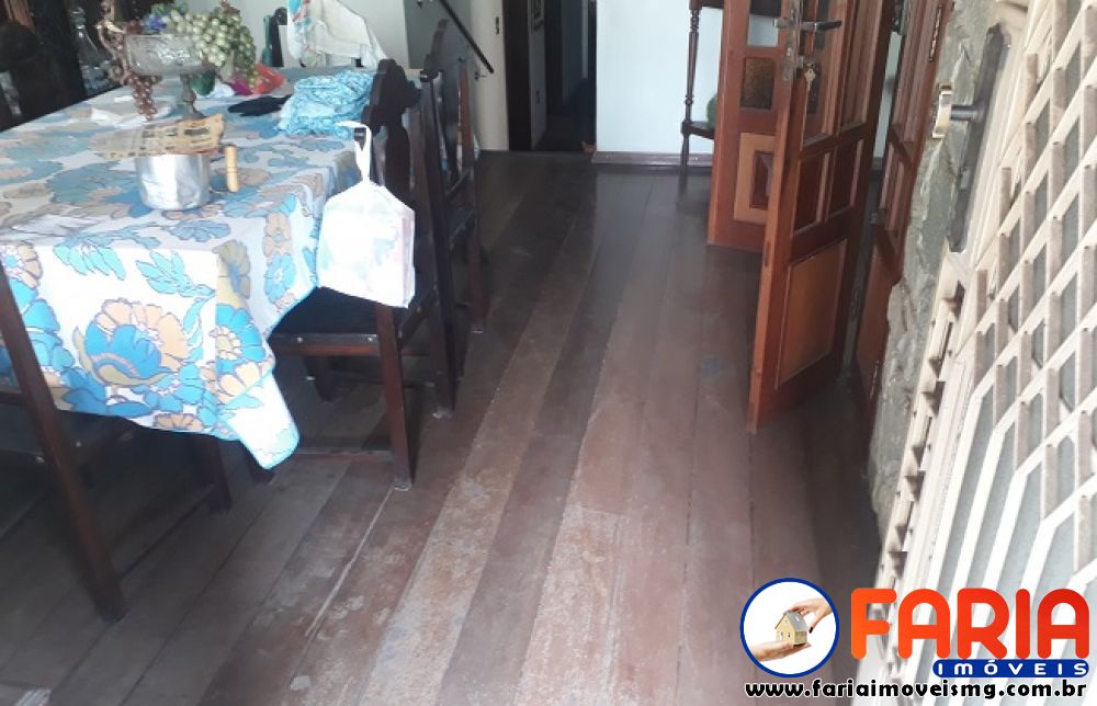 360 - Casa à venda no bairro CENTRO - Faria Imóveis 4