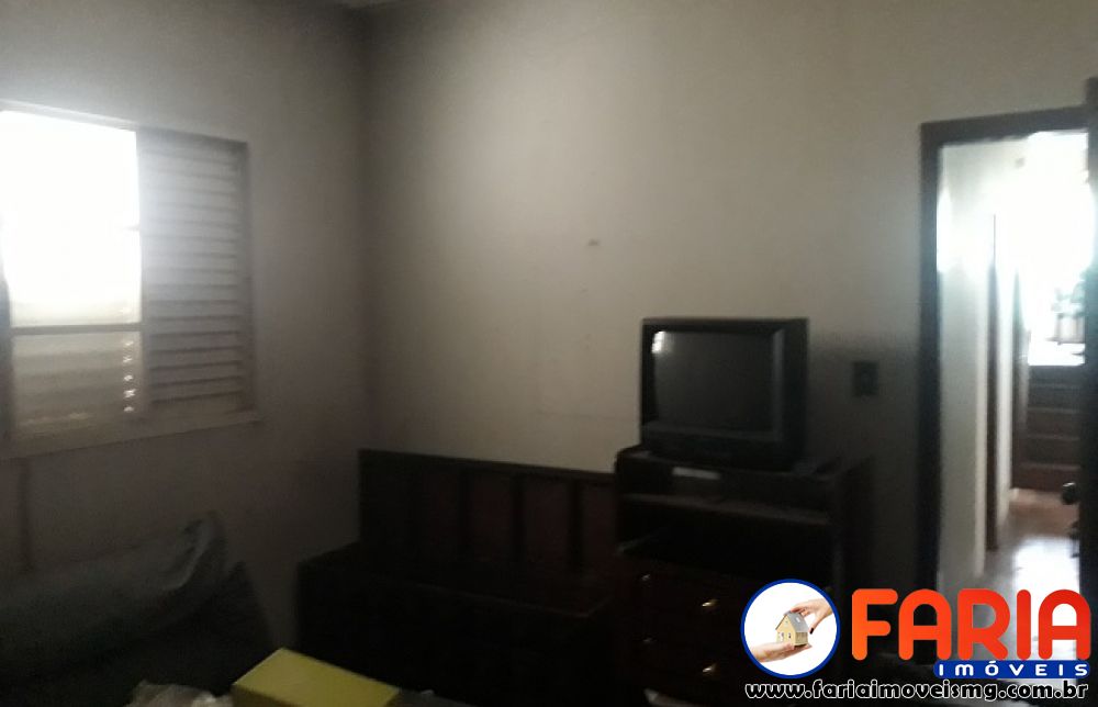 360 - Casa à venda no bairro CENTRO - Faria Imóveis 16