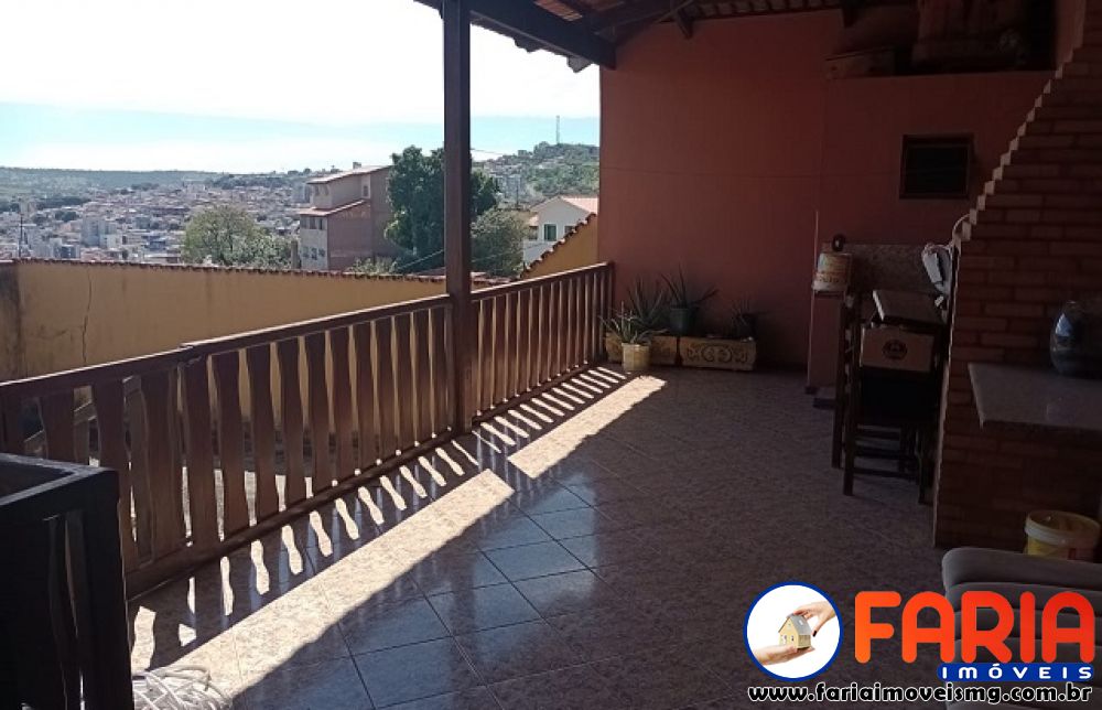 361 - Casa à venda no bairro VILA ROMUALDO - Faria Imóveis 3