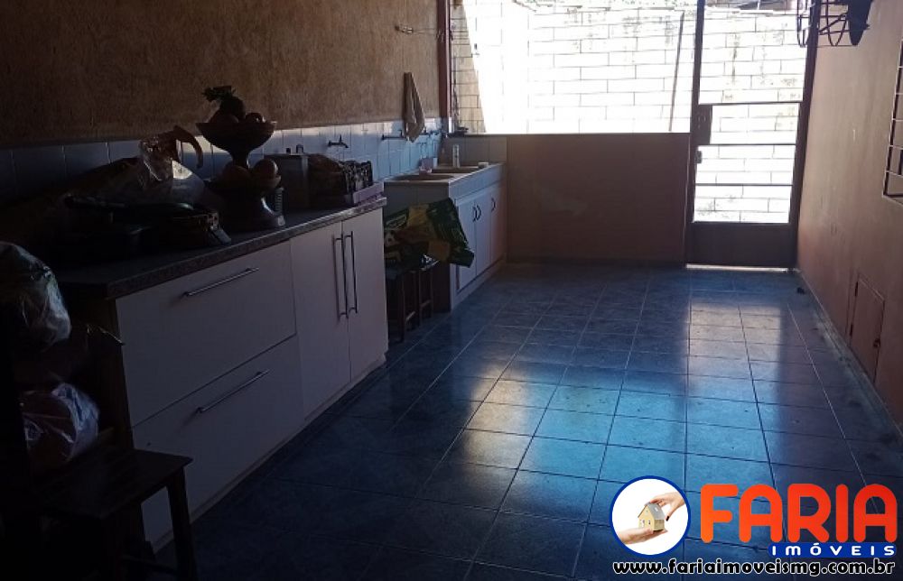 361 - Casa à venda no bairro VILA ROMUALDO - Faria Imóveis 11