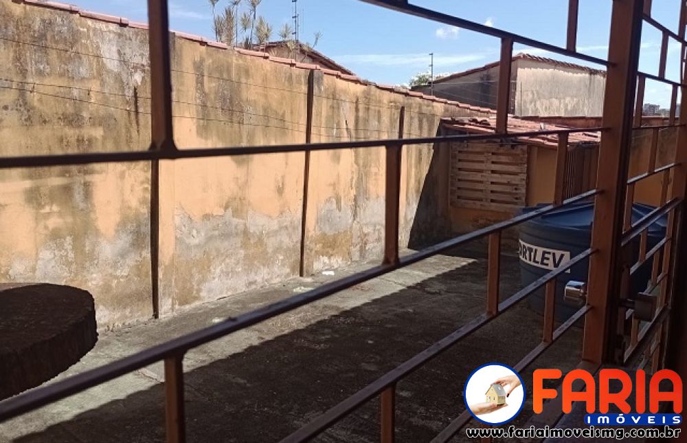 361 - Casa à venda no bairro VILA ROMUALDO - Faria Imóveis 12