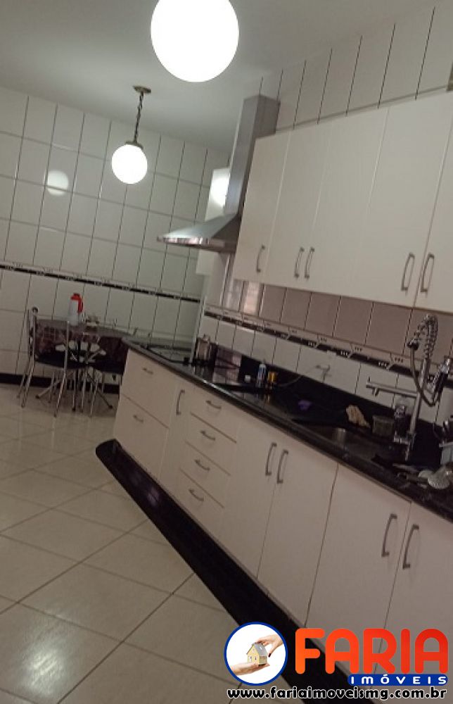 391 - Casa &agrave; venda no bairro PROVIDÊNCIA - Faria Im&oacute;veis 24